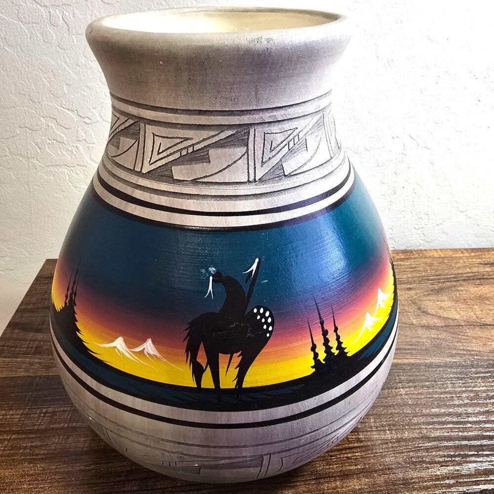 Dineh Navajo Native American Etched Ceramic Vase 9.5x8" Sunset Mountains Signed - Picture 1 of 15